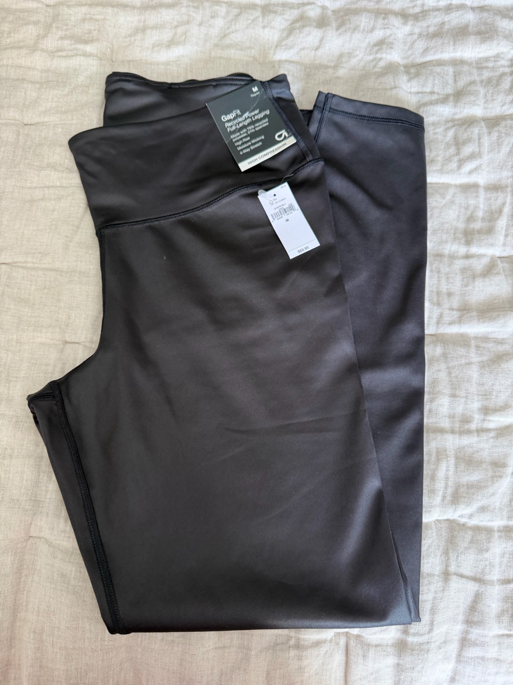 BNWT gap fit black (leather like) legging medium